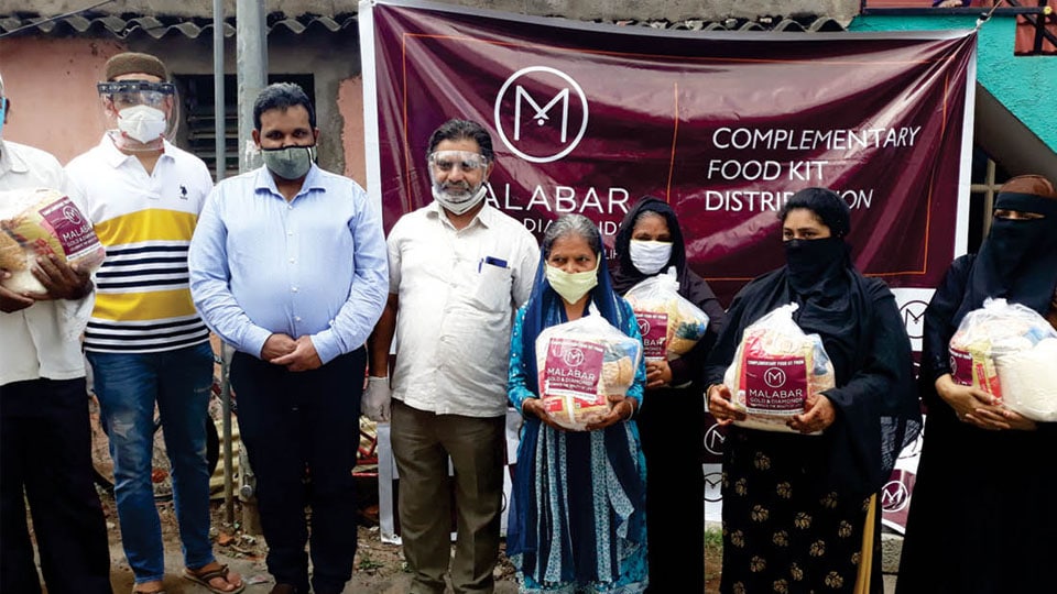 Malabar Gold and Diamonds provides groceries to poor