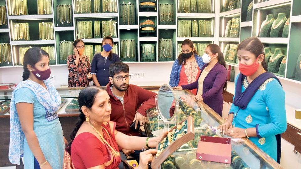Raj Diamonds Jewellery Store opens in city