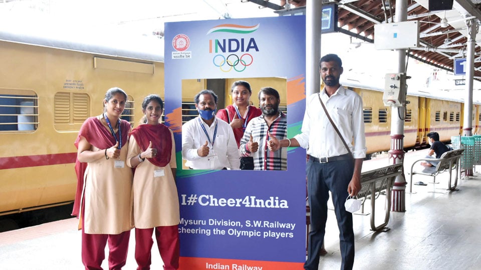 ‘Cheer4India’ Selfie Point set up at City Railway Station