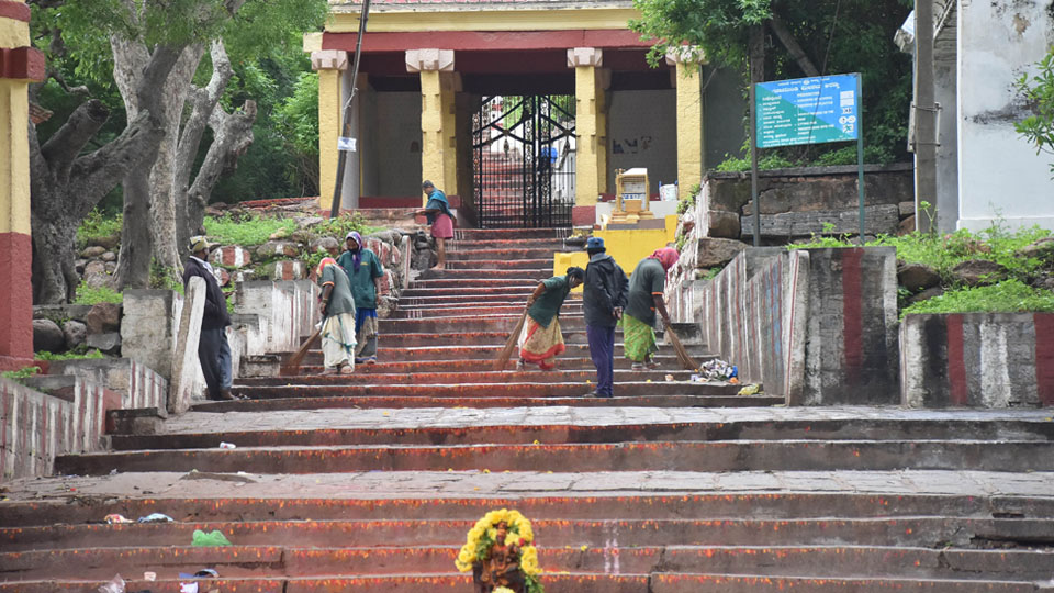 Chamundi Hill temple shut for devotees on public holidays too