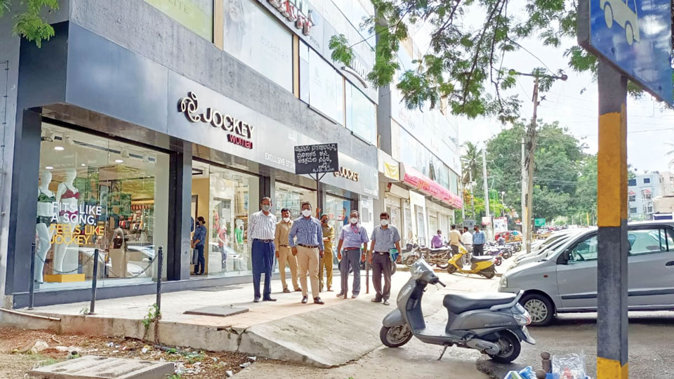 After 73 years MUDA reclaims property worth Rs. 25 crore on Kalidasa Road