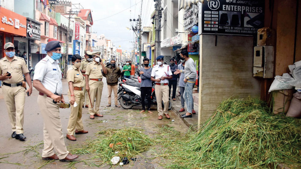 Traffic Cops continue footpath encroachment clearance drive