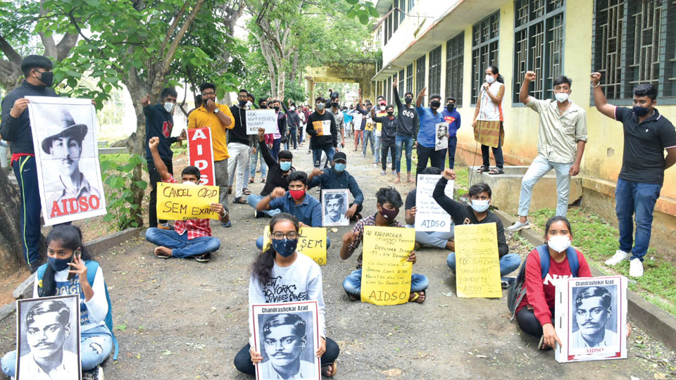 Diploma students urge for cancellation of odd semester exams, stage protest