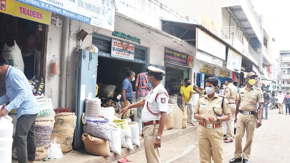 Footpath encroachment clearance drive: 44 cases registered, 58 notices served, Rs. 5,900 fine collected