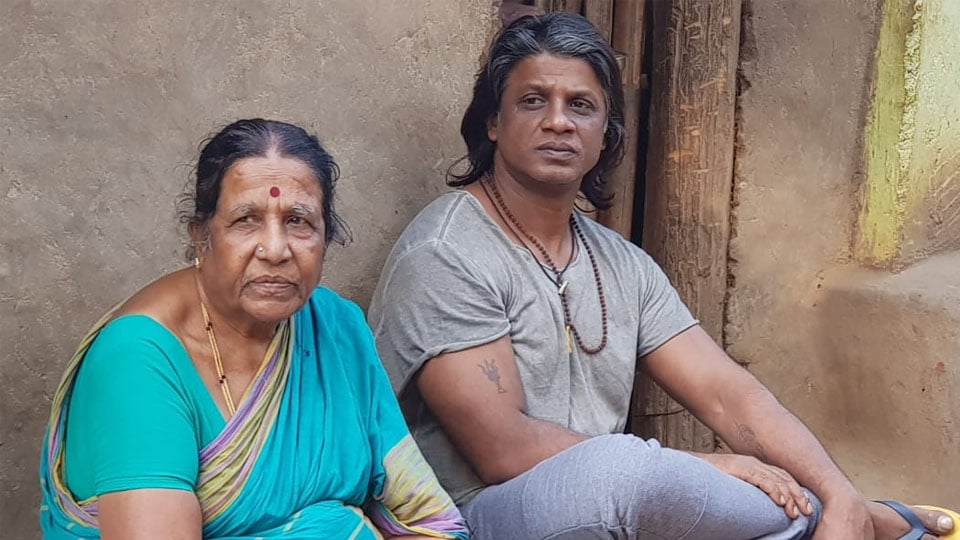 Film actor Duniya Vijay’s mother passes away