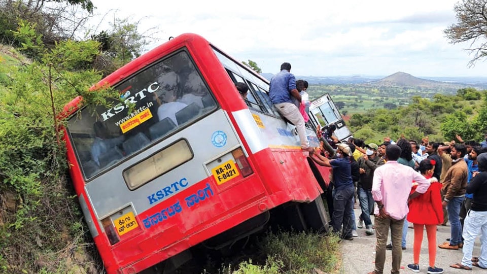 Miraculous escape for passengers as KSRTC bus swerves into roadside ditch at Gopalaswamy Hill