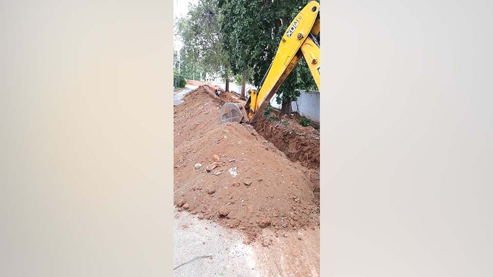 MCC issues notice to land developer for digging trench on road illegally