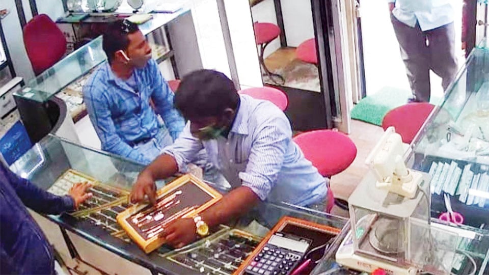 Vidyaranyapuram jewellery shop dacoity case: Three arrested in Pune