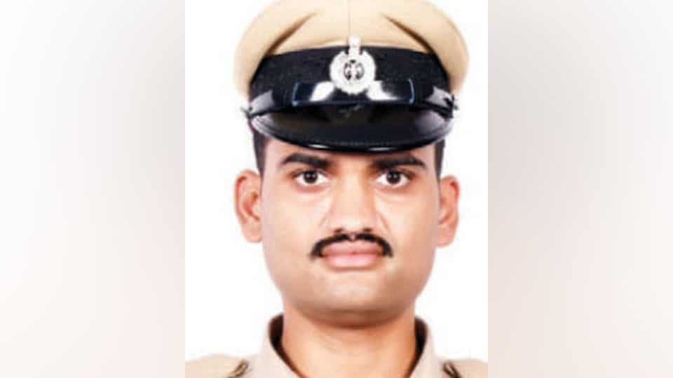 Shravandas Reddy takes charge as new Saragur Sub-Inspector