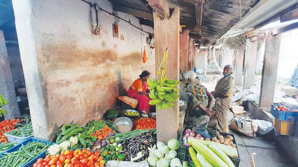 Will the good-old Gandhinagar vegetable market be restored?