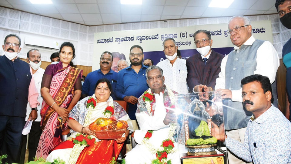 Sreenivasa Prasad’s political career taint-free: P.G.R. Sindhia