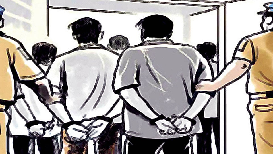 Three two-wheeler lifters arrested