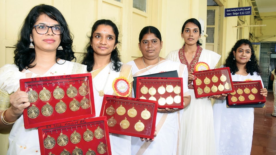 Chaitra receives 20 gold medals at Mysore Varsity Convocation