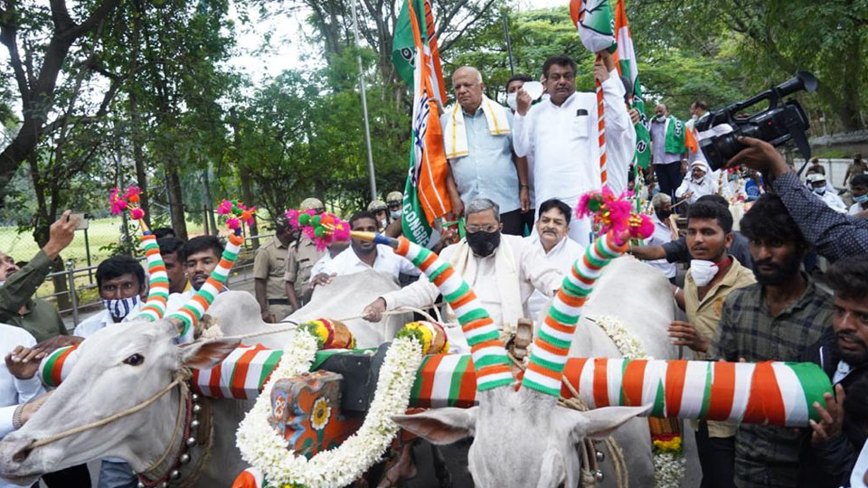 Assembly Session begins amidst bullock-cart protest by Congress