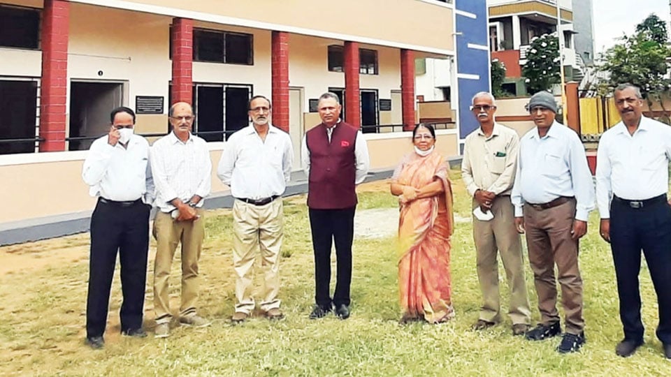 Lt. Gen. (retd.) P.C. Thimmaiah visits Kodagu Model School