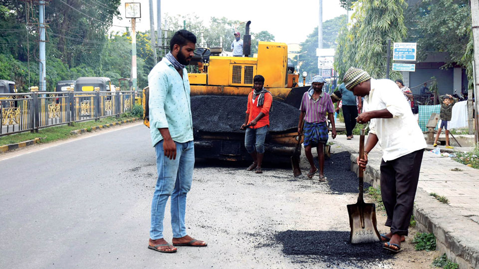 MCC undertakes road patch works ahead of Dasara