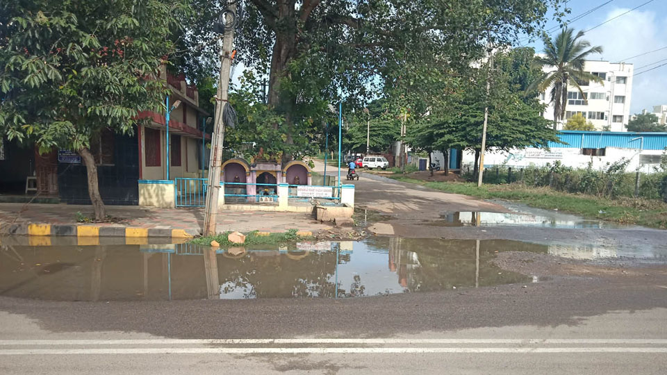 Plug overflow of drainage water near Ashoka Circle
