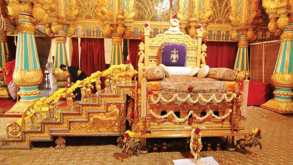 Golden throne dismantled in Palace