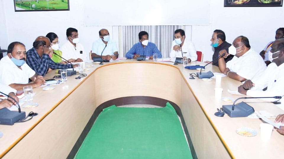 DC chairs preparatory meeting on Kannada Rajyotsava