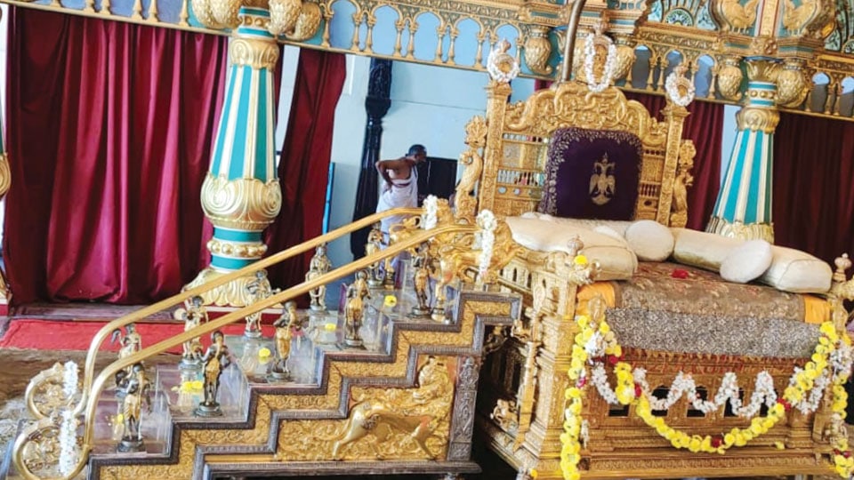 Golden Throne ready for regal tradition