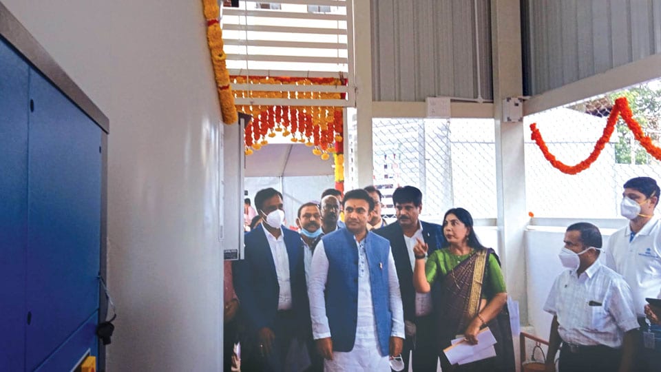 Minister inaugurates Oxygen Generator Plant at K.R. Hospital