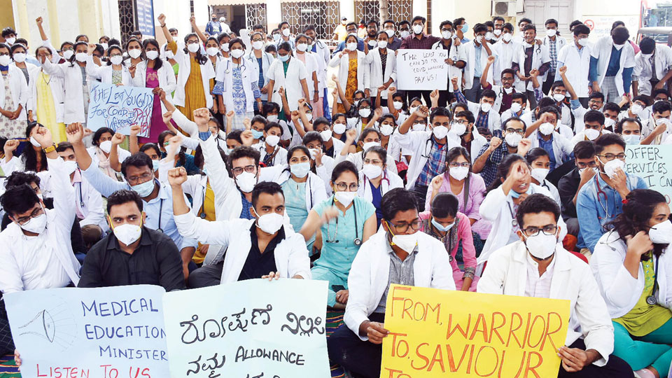 Resident Doctors oppose salary cuts