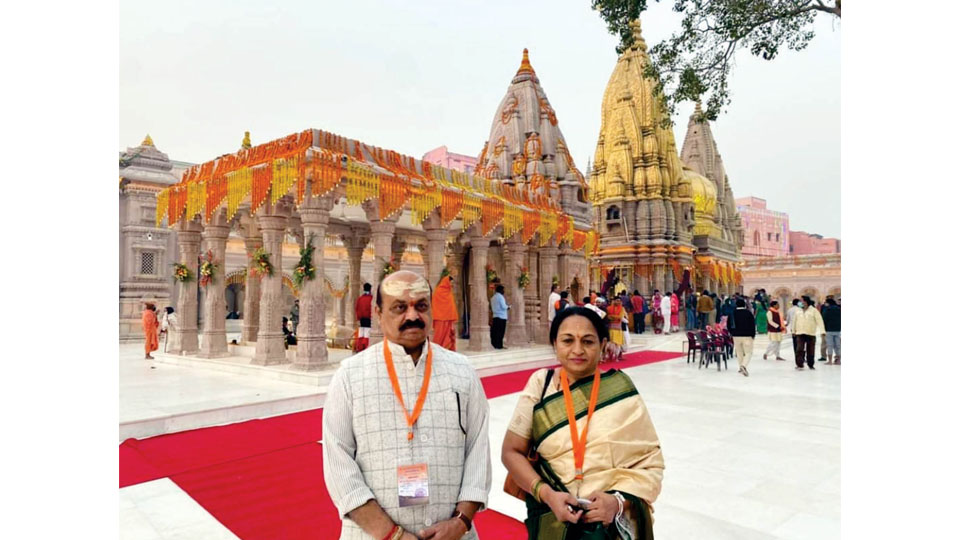 Chief Minister Bommai, his wife in Varanasi