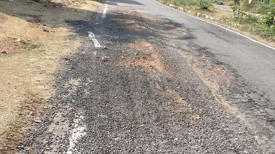 Accident-prone road in Nazarbad