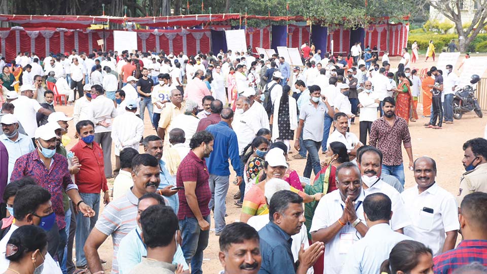 Brisk polling for Vokkaligara Sangha and Brahmin Mahasabha elections