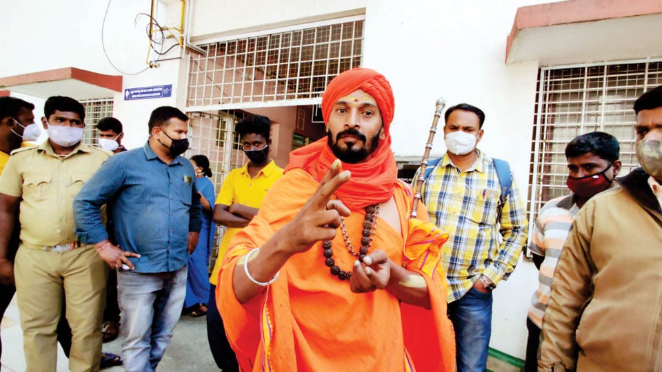Alleged controversial statements on Srirangapatna Jamiya Masjid: Kali Mutt Seer arrested