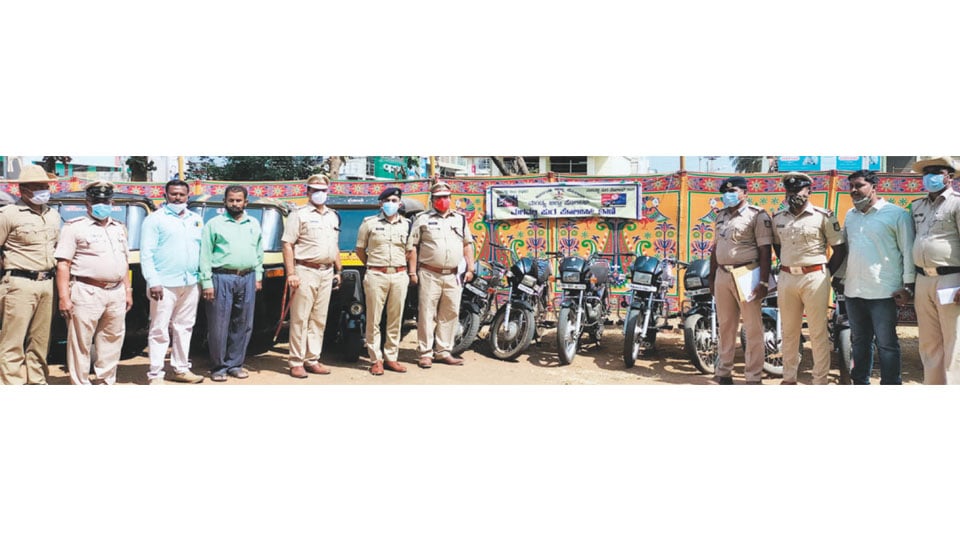 Vehicle-lifters arrested: Stolen vehicles worth Rs. 8 lakh recovered