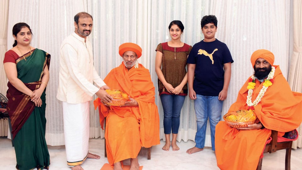 Vedic scholar from Khanpur Gurukula visits city’s Ashtanga Yoga Institute