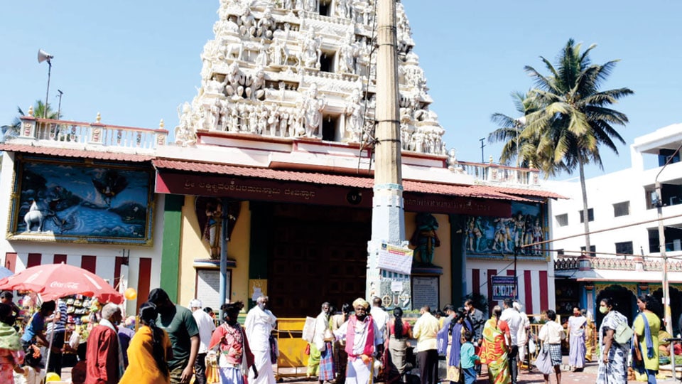 Vaikunta Ekadashi: No entry to temples, devotees pray from outside