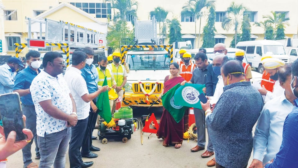 Mayor launches three Abhaya Quick Response Vehicles