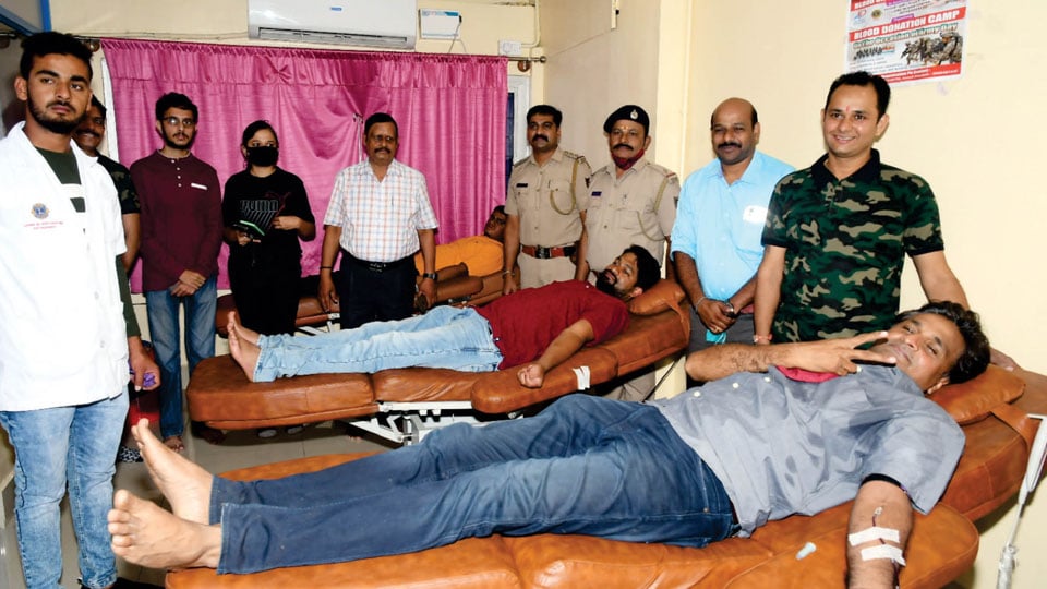 Former cricketer Javagal Srinath launches blood donation camp
