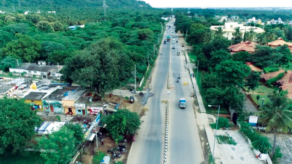 Deadline to remove flexes along Mysuru-Nanjangud Road ends