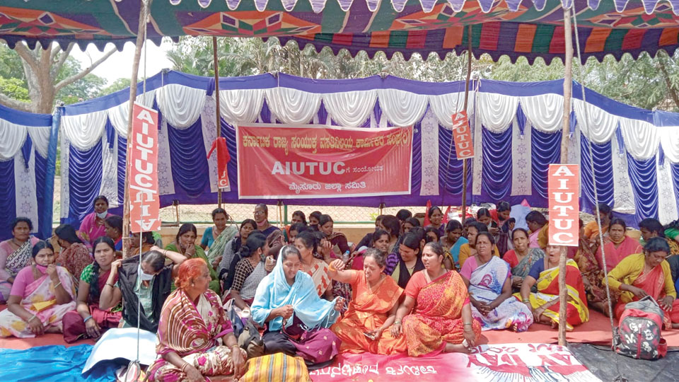 Hostel workers’ indefinite stir continues for second day