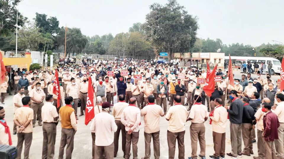 BEML employees begin protest against privatisation move