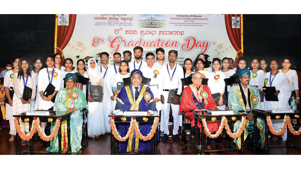 Eighth convocation: 821 students of Yuvaraja College receive degrees