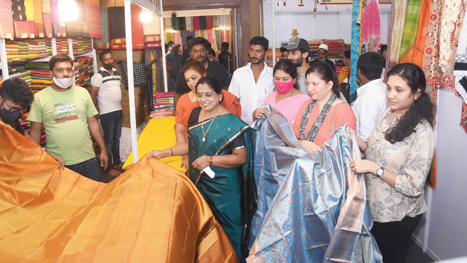 Kanchipuram saree worth Rs. 2.10 lakh main attraction at ‘Silk India’ expo
