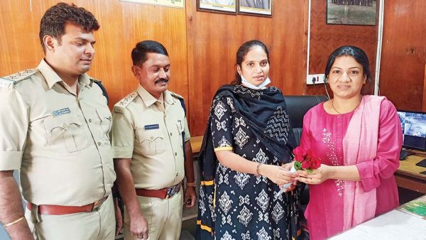 Hunsur Regional Forest Division Gets First Woman Dcf - Star Of Mysore