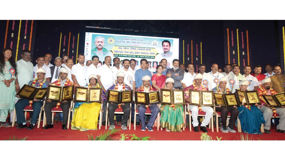 ‘Sarvottama Seva Awards’ conferred on State Government officers and staff