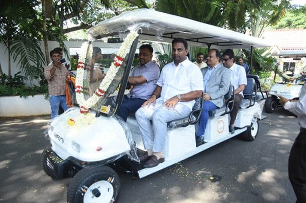 KSIIDC donates two battery-operated buggies to Mysuru Zoo - Star of Mysore