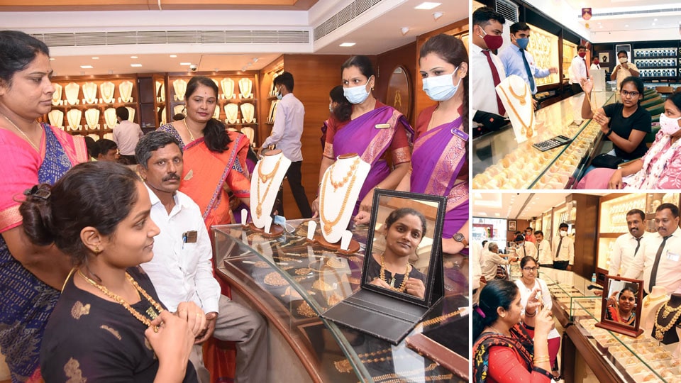 Akshaya Tritiya: City jewellers pray for golden days to return