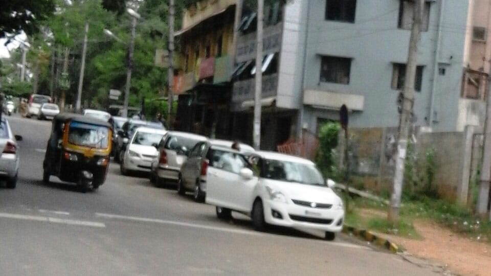 Regulate traffic on Kalidasa Road
