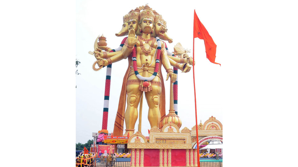 CM says good times ahead as he unveils 161-ft Hanuman Statue