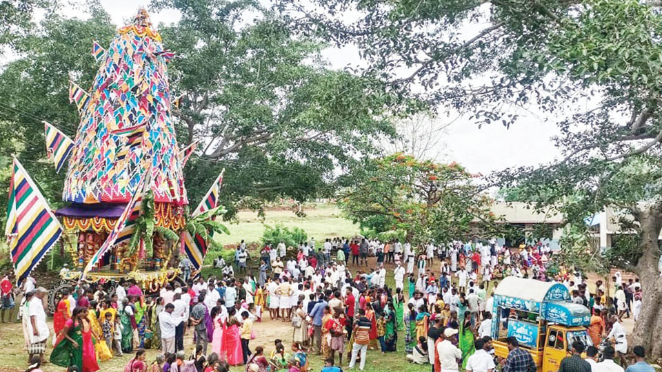 Parvathamba Rathotsava held after two years: Three killed as chariot runs over devotees