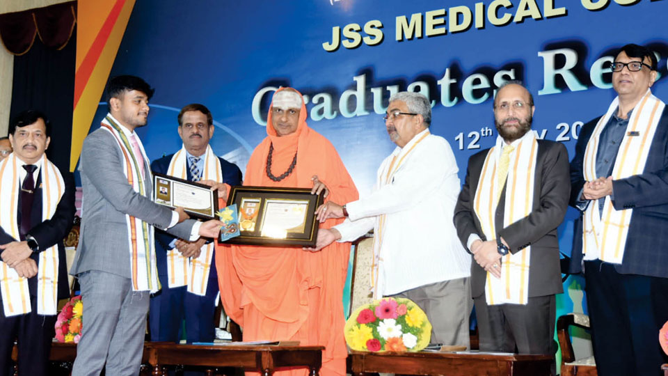 150 JSS Medical College students receive MBBS degrees