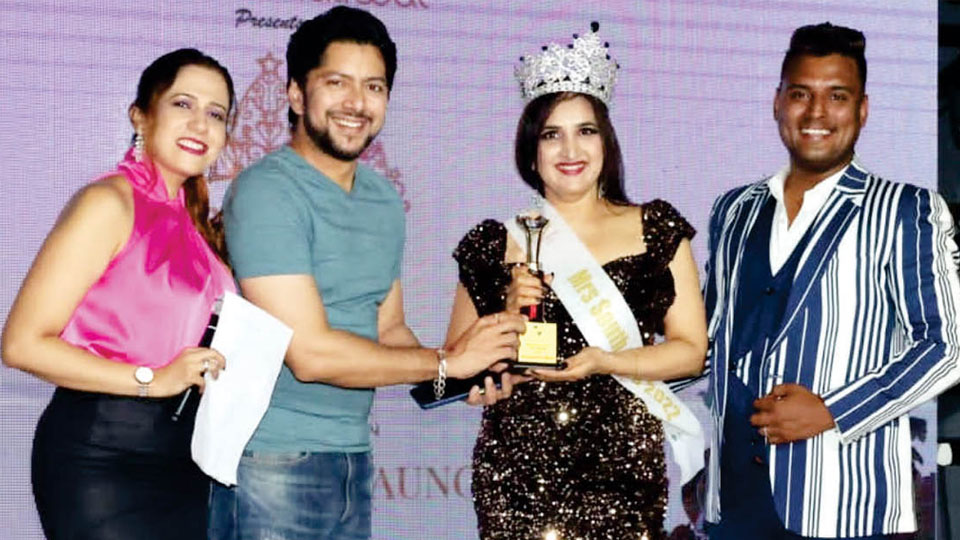 Wins ‘Mrs. South Asia 2022’ crown