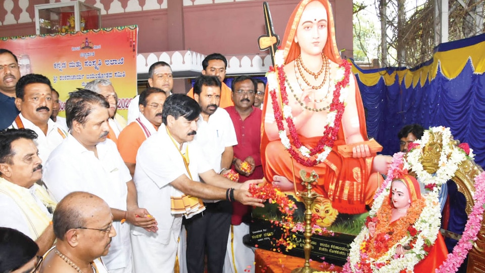 ‘Shankaracharya vowed to protect Hinduism’